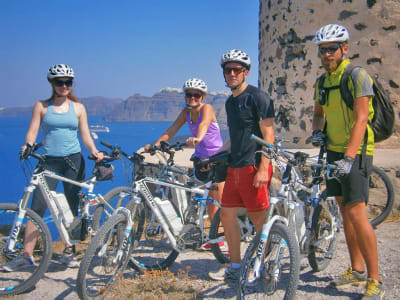 Visite de Santorin en eBike depuis le bateau de croisière