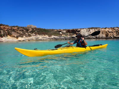 Geführte Kajaktour um Favignana, Ägadische Inseln