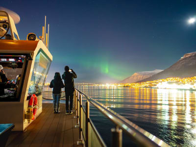 Crucero con cena desde Tromsø para ver la aurora boreal