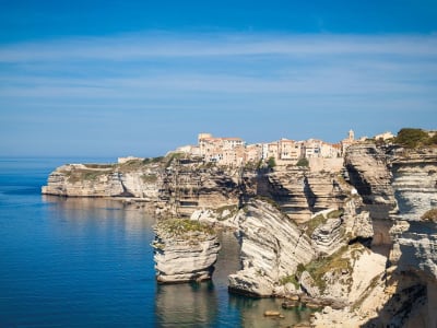 Boat Tour under the Cliffs of Bonifacio and to the Lavezzi Islands from Piantarella