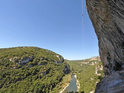 Giant abseil of 180 m in Gorges de l'Ardèche