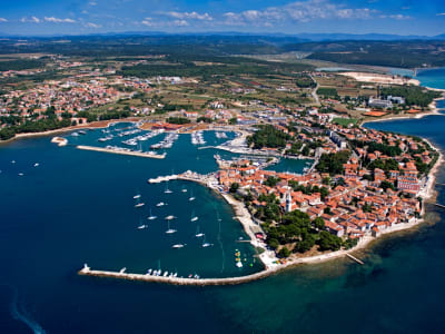 Ganztägiger Bootsausflug entlang der istrischen Küste von Novigrad bei Poreč