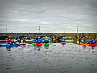 Kajak-Stadtrundfahrt auf dem Shannon River in Limerick