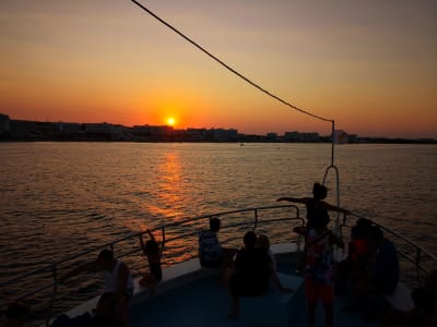 Bootsfahrt bei Sonnenuntergang zur Blauen Lagune von Protaras aus