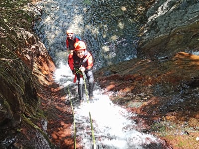 Canyoning dans le canyon de l'Argensou, dans l'Ariège