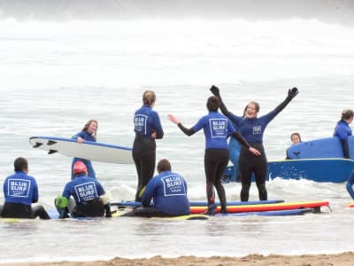 Cours de surf pour débutants à Holywell Bay à Newquay