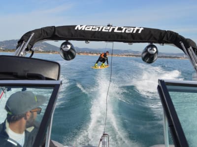 Sesión de wakeboard y wakesurf en barco en Hyeres