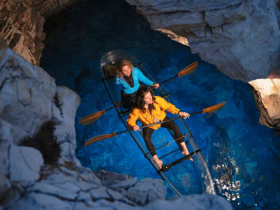 Excursión nocturna en kayak transparente en Pula