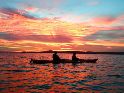 5 horas de excursión en kayak al atardecer en el archipiélago de Estocolmo