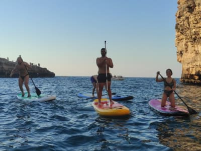 SUP-Vermietung in Polignano a Mare, bei Bari, Apulien