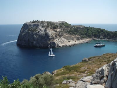 Randonnée au clair de Lune et cours de yoga à Rhodes