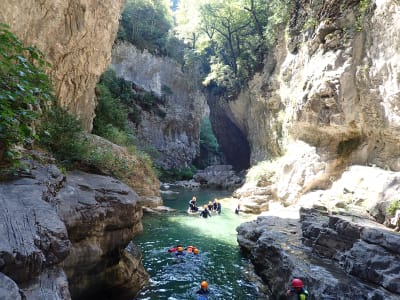 Excursión de barranquismo de iniciación en el barranco de Miraval, en Huesca