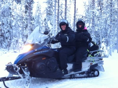 Excursion d'une demi-journée en motoneige à Rovaniemi