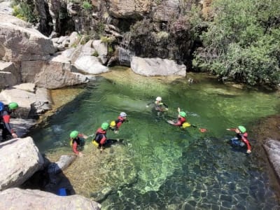 Descent of the Zoicu canyon in Soccia