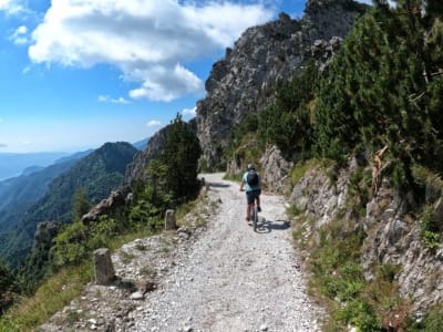 Excursion intermédiaire en vélo tout terrain au Mont Tremalzo, Lac de Garde