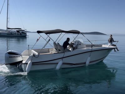 Lagon bleu et excursion en hors-bord dans les 3 îles au départ de Trogir, Croatie