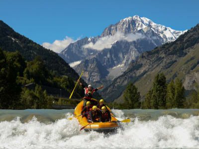 Descente en rafting de la rivière Dora Baltea près du Mont Blanc