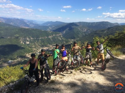 Trottinette de descente dans le Pays d'Annot, Verdon