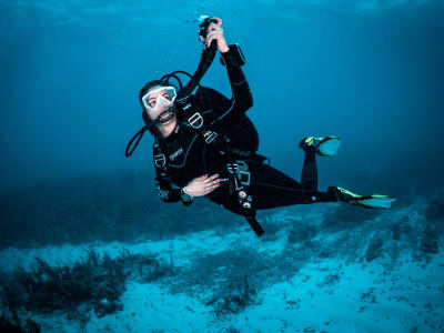 Descubre el buceo desde Aegiali en Amorgos