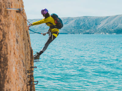 Geführte Life on Mars-Wanderung und Via Ferrata vom Strand Ručica bei Novalja aus