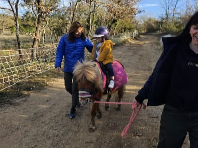 Balade à poney pour enfants à Brignoles, Provence Verte