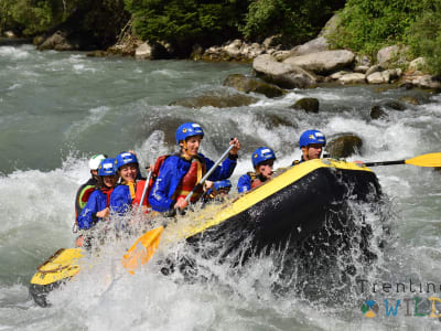 Wildes und lustiges Rafting auf dem Fluss Noce von Monclassico, Val di Sole