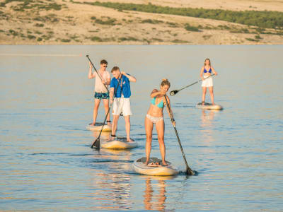 Randonnée guidée en Stand-up Paddle depuis la plage de Caska, près de Novalja