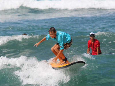 Cours collectifs de surf sur la Presqu'île de la Caravelle, Martinique