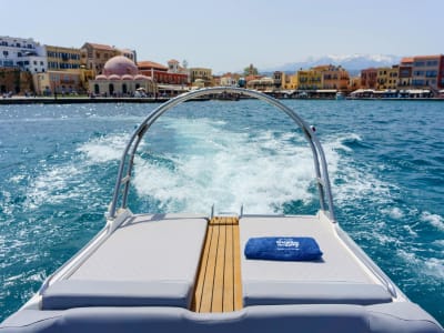 Excursion en bateau privé à la plage de Menies et aux grottes de la péninsule de Rodopou depuis La Canée, Crète