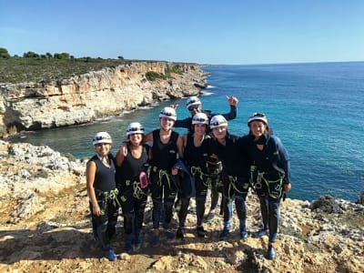 Höhlenwandern am Meer in der Cueva des Coloms ab Cala Romántica, Mallorca