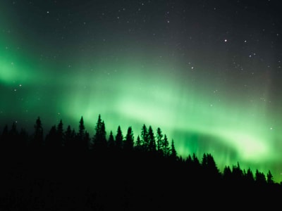 Randonnée en raquettes dans les montagnes pour les aurores boréales au départ d'Åre