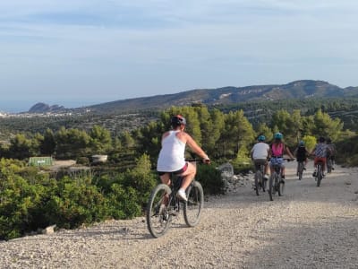 Excursión al atardecer en bicicleta eléctrica de montaña a Cap Canaille desde Cassis