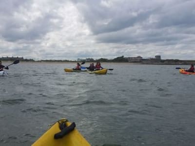 Kayak de mer vers les îles Skerries, près de Dublin