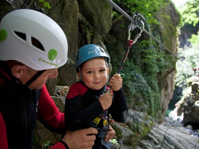 Canyoning dans le kids canyon de la Besorgues, Ardèche