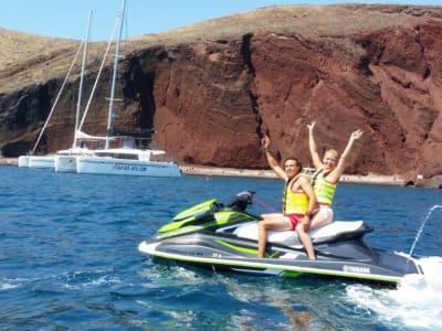 Safari en Jet Ski sur la Côte Sud depuis la plage de Perivolos à Santorin