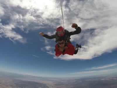 Saut en parachute en tandem à Requena, près de Valence