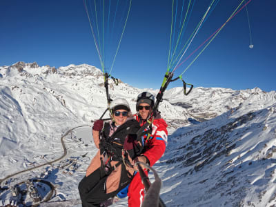 Baptême de parapente tandem hivernal à Tignes