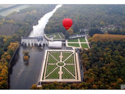 Hot air balloon flight in Chenonceaux, Touraine