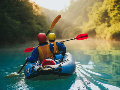 Kayak sur la rivière Mreznica (section supérieure) avec des chutes d'eau à partir de Slunj.