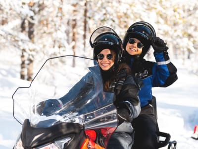 Safari para principiantes en moto de nieve por el Círculo Polar Ártico desde Rovaniemi