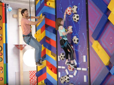 Indoor climbing session in Neuville-en-Ferrain near Lille