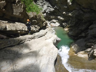 Advanced canyoning tour in the Kobelache