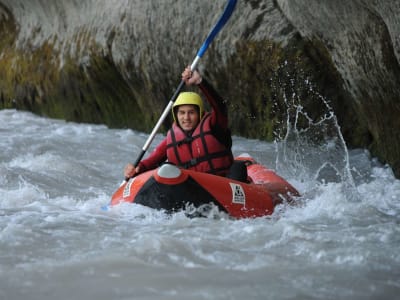 Barco neumático en el Haut-Giffre en Sixt-Fer-à-Cheval, Alta Saboya