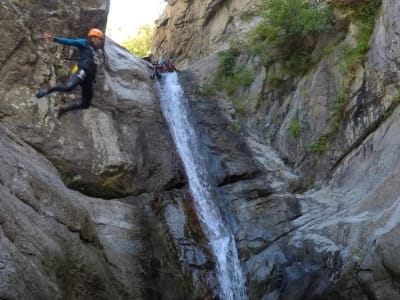 Barranquismo de Les Anelles en Ceret, cerca de la Costa Brava