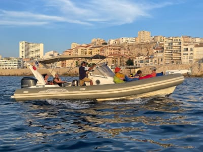 Descubrir la isla de Frioul y sus alrededores en barco