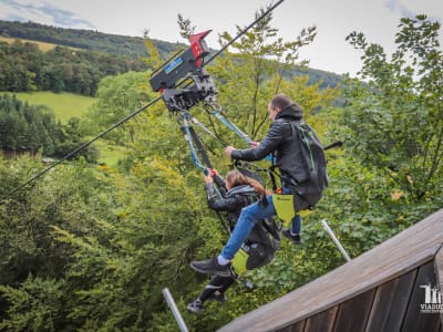 Riesige Seilrutsche vom Souleuvre-Viadukt in der Normandie (400 m)