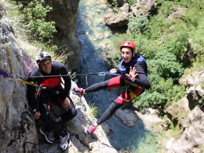 Extrem-Canyoning-Ausflug auf dem Fluss Cetina ab Split