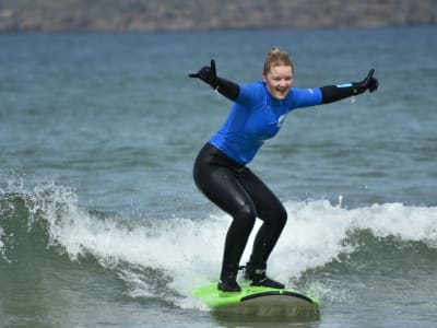 Clase de surf en la playa de Dunnet, Escocia