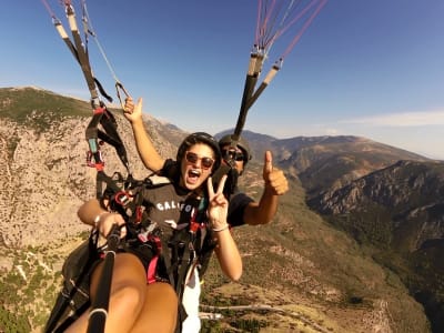 Tandem-Paragliding-Flug in Delphi, Griechenland