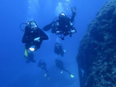 Inmersiones de aventura desde Aegiali en Amorgos